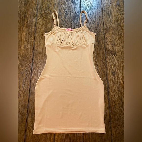 Verge Girl Bodycon Dress Tan Size 6 D - Picture 1 of 4